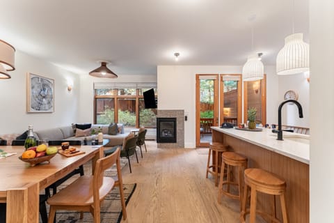 Open layout makes it easy for your group to connect.