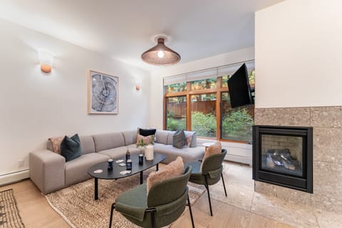 Fully equipped kitchen.