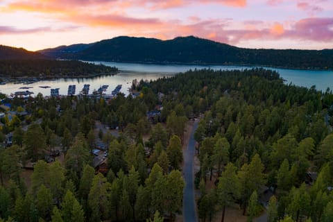 Minutes to Big Bear Lake.