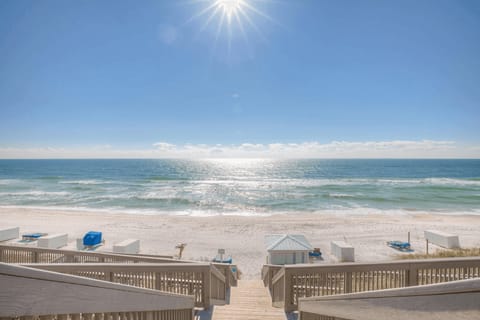 South Shore 30A by AvantStay | Gulf View | Pool + Bonfires Apartment in Rosemary Beach