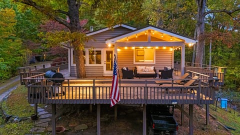Outdoor living on the deck.