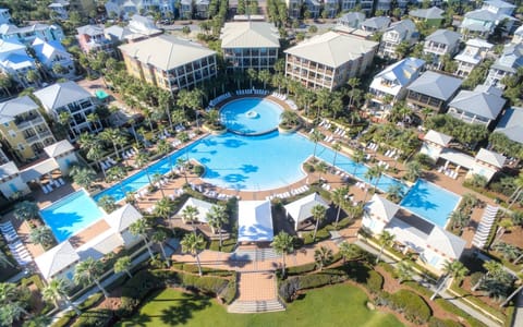 Dunn Inn 2 by AvantStay | Walk to Beach, Pool Access, Sleeps 17! House in Rosemary Beach