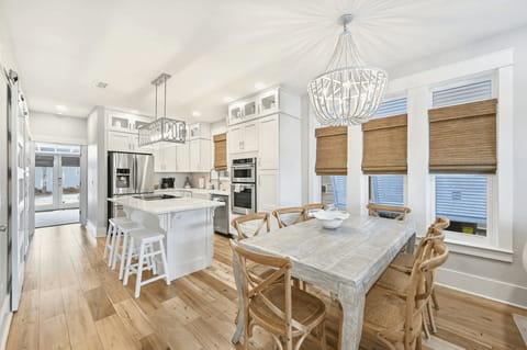 Southern Shores by AvantStay | Seacrest Beach | Resort Pool House in Rosemary Beach