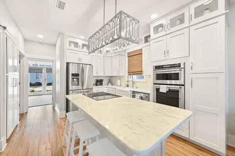 Southern Shores by AvantStay | Seacrest Beach | Resort Pool House in Rosemary Beach