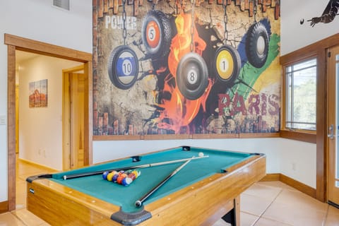 Designed for groups with plenty of entertainment.