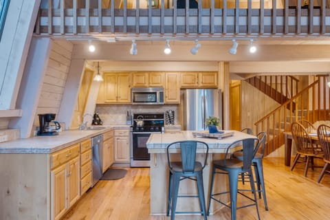 Fully equipped kitchen.