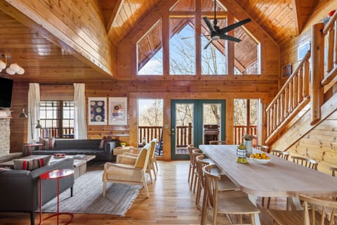 Welcome to your mountain home away from home!