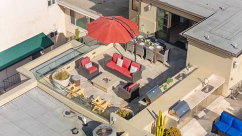 Private rooftop patio.