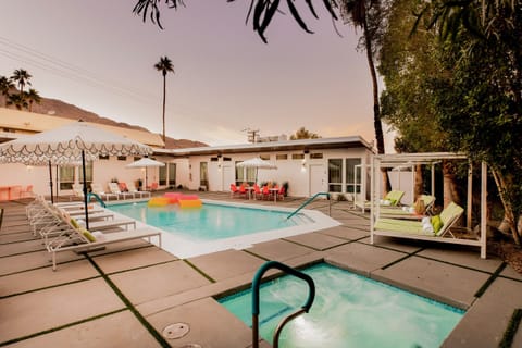 3 Private 1 Bedroom Units at The Wesley! Sleeps 12! House in Palm Springs