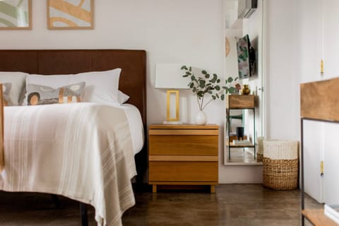 3 Private Rooms At The Wesley Hotel | Perfect for Group Stays House in Palm Springs