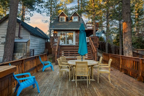 Dine al fresco in this inviting outdoor space – perfect for meals with a view and great company!