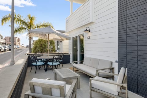 Primary bedroom's ensuite bathroom.