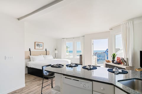 Step into this charming studio, where comfort and style come together for a perfect retreat.