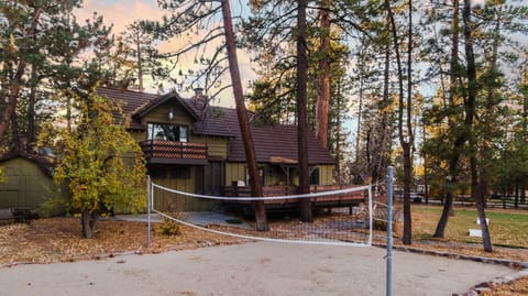 Enjoy a game of volleyball in the spacious backyard. (Gambler)
