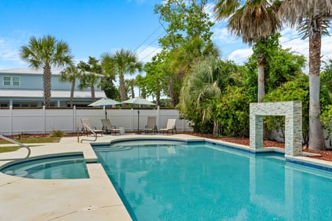 Surrounded by trees, wrapped in calm. (Seacrest)