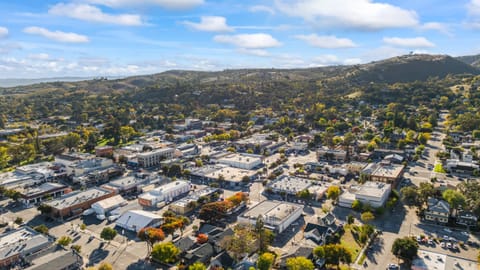 Peaceful neighborhood nestled near scenic Paso Robles.