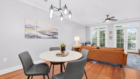 Effortless flow from the living area to the dining area.