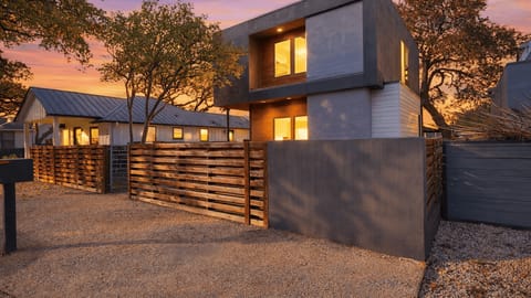 Welcome to Oak Haus by AvantStay!