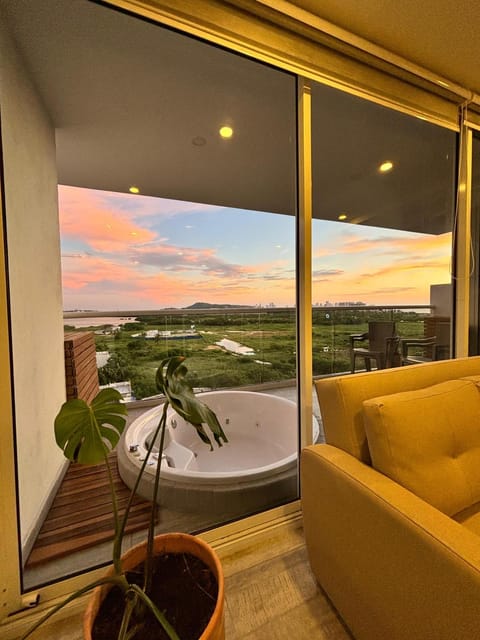 Natural landscape, Hot Tub, View (from property/room), Balcony/Terrace, Living room