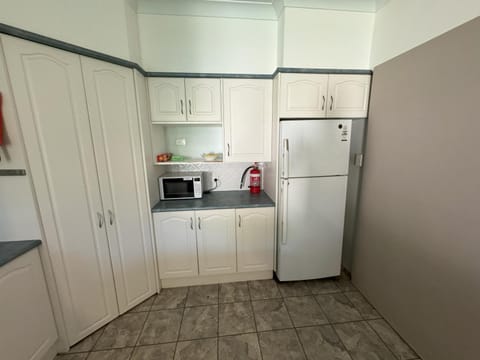 3 Bedroom Apartment with Garden Apartment in Grafton