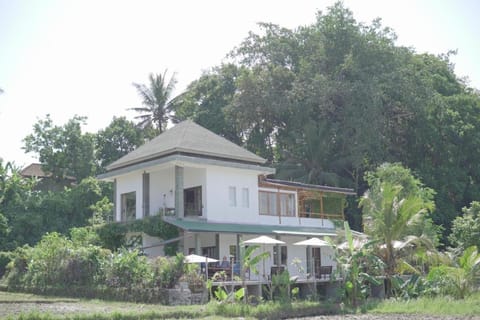 Property building, Day, Garden, Garden view