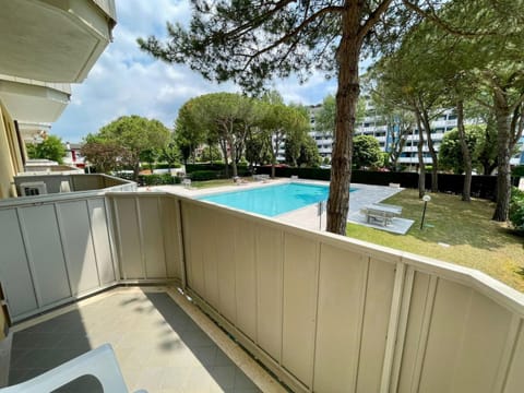 Garden, Swimming pool