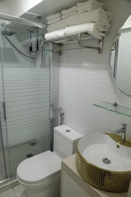 Affordable TWO bedroom CONDO unit (712) Copropriété in Pasig