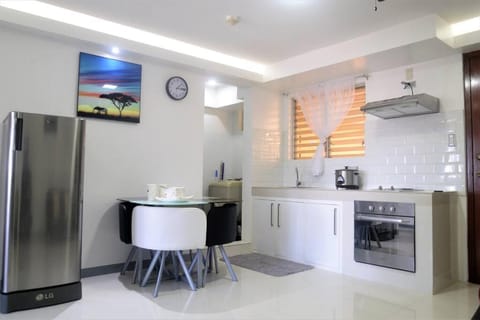 Affordable TWO bedroom CONDO unit (712) Eigentumswohnung in Pasig