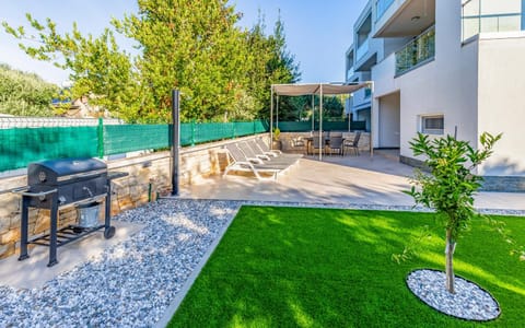 Patio, Garden