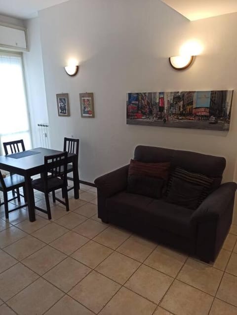 Simply Home Apartment in Novara