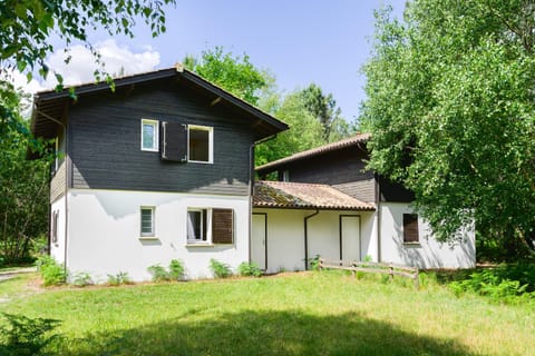 Property building, Spring, Day, Natural landscape, Garden, Garden view