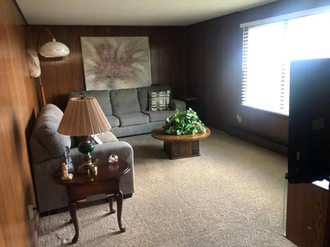 Family-Friendly Home CLOSE to SYR Univ DWNTWN & THE DOME! Location Location Location House in Dewitt