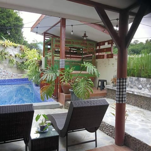 Homey Vacation Villa (Omah Warisan Ciawi) Chalet in Cisarua
