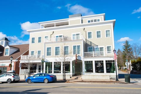 84 Main by Capital Vacations Hotel in Arundel