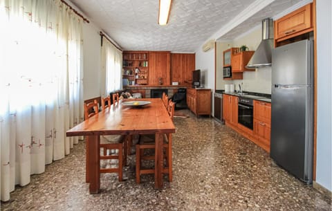 Beautiful Home In Deltebre With Outdoor Swimming Pool, Wifi And 7 Bedrooms Casa in Montsià