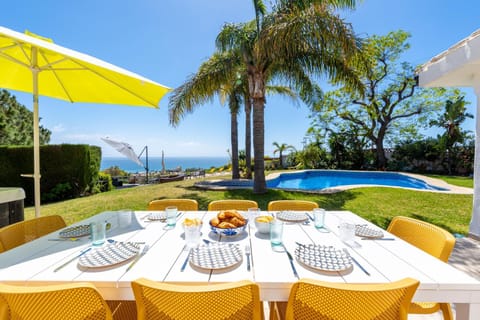 Villa Cabopino - Golfside Villa with Spectacular Ocean Views Villa in Sitio de Calahonda