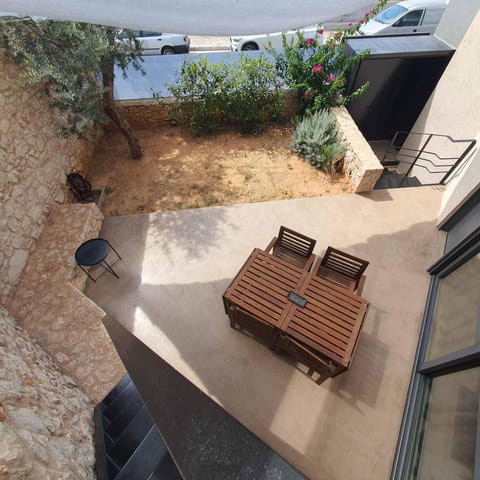 Sea View Garden Suites House in Pireas