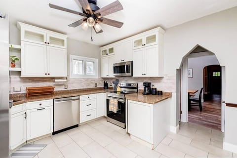 Kitchen or kitchenette, dishwasher, minibar, pet friendly, stove, toaster