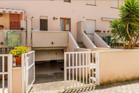 'Sulle Note Del Mare' House in Follonica