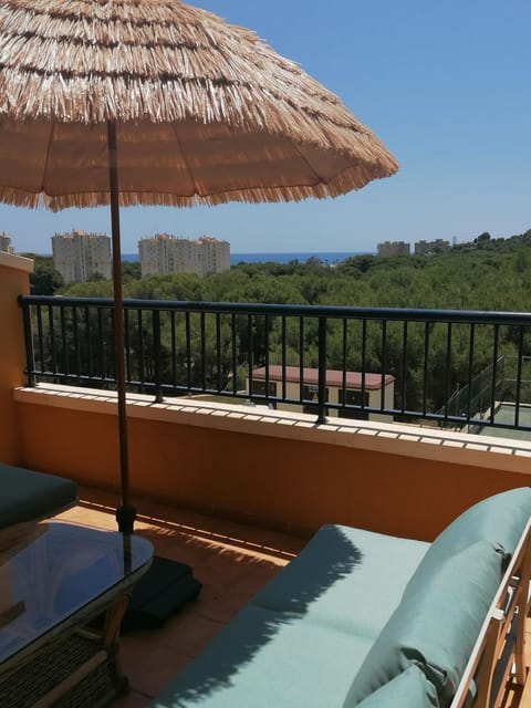 View (from property/room), Balcony/Terrace, Sea view, sunbed