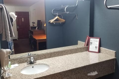 OSU 2 Queen Beds Hotel Room 230 Wi-Fi Hot Tub Booking Eigentumswohnung in Stillwater
