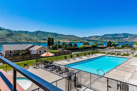 Lake Chelan Shores Picture Perfect 11 to 6 Condo in Chelan (In Town)