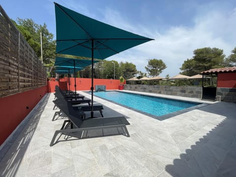 Property building, Swimming pool