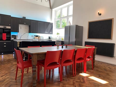 Dining area, kitchen