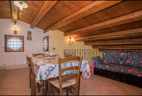 Living room, Seating area, Dining area, Garden view