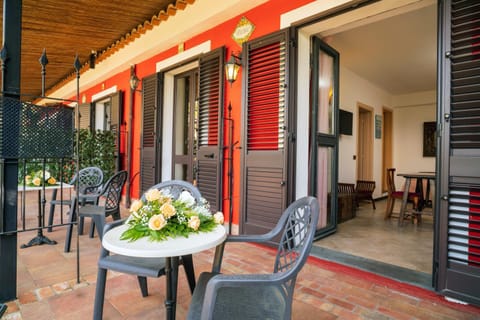 Garden Cottage I Dammusi - Arancio Apartment in Castelmola