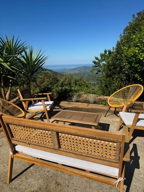 Maison à la campagne. House in Corsica