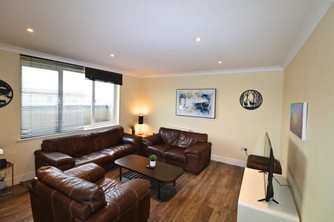 Communal lounge/ TV room, Living room