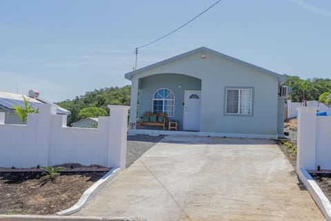 Little Paradise House in St. Ann Parish