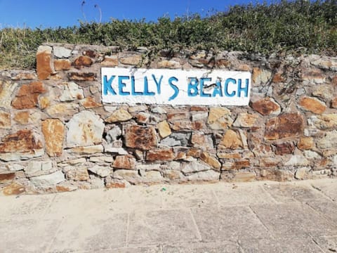 Kelly's Beachfront Apartments Condominio in Port Alfred